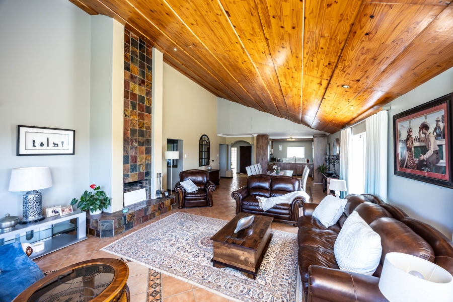 5 Bedroom Property for Sale in Gonubie North Eastern Cape